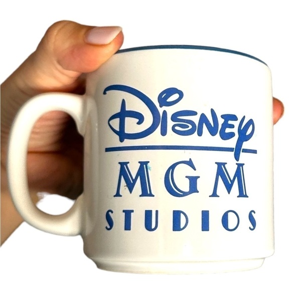 Disney vintage 1987 mug club Daisy MGM Studio coffee cup Mickey Mouse Mi…​​​ - Picture 2 of 4